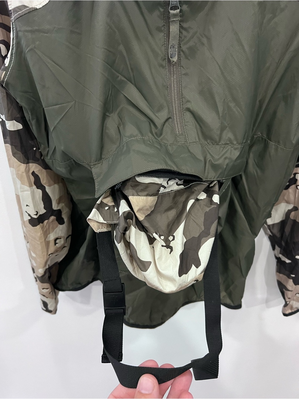The North Face Boys Packable Windbreaker Anorak Jacket Camo Green Size XL 18/20 - Picture 4 of 8